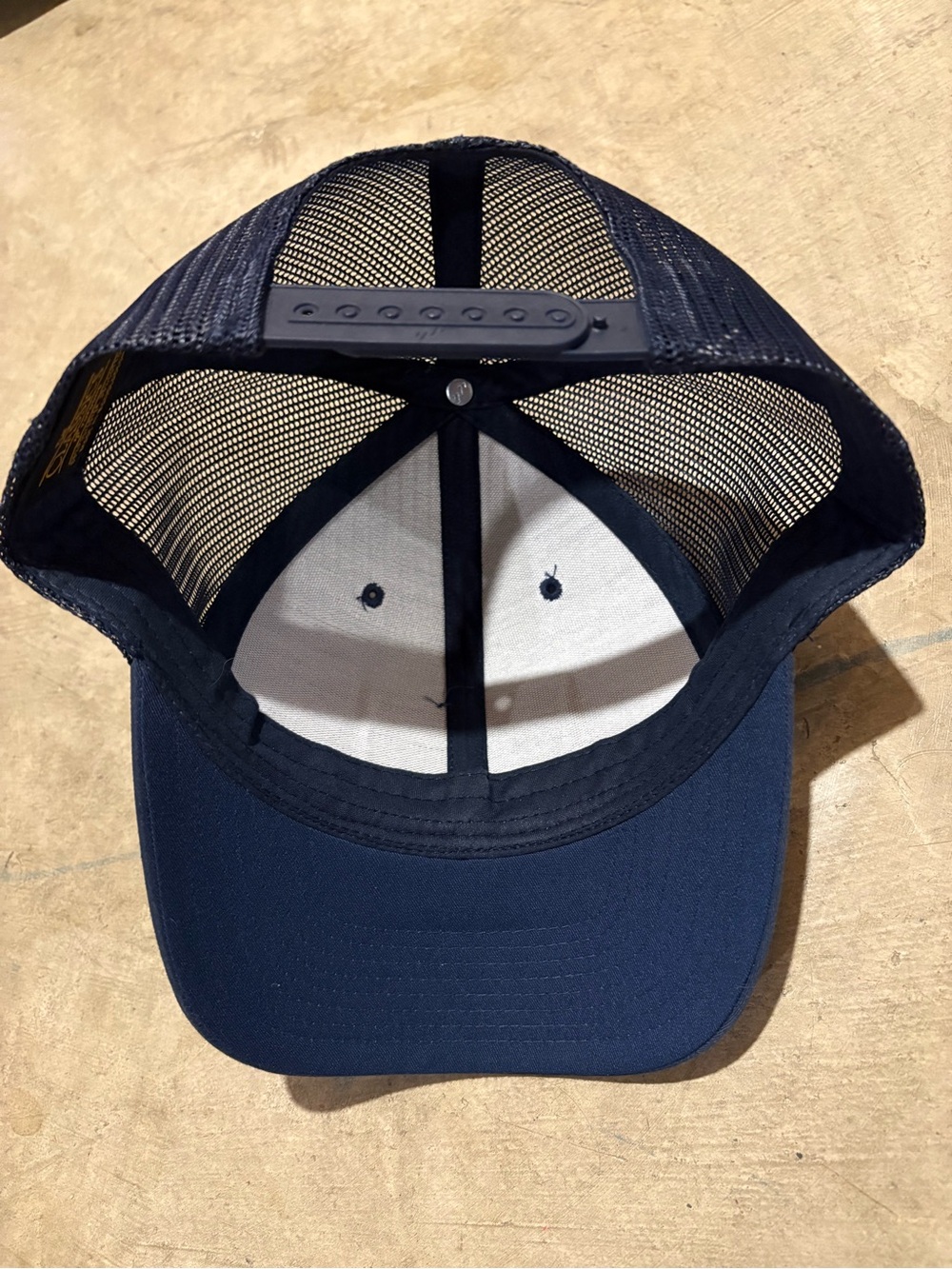 2Undr Golf SnapBack - Picture 2 of 3